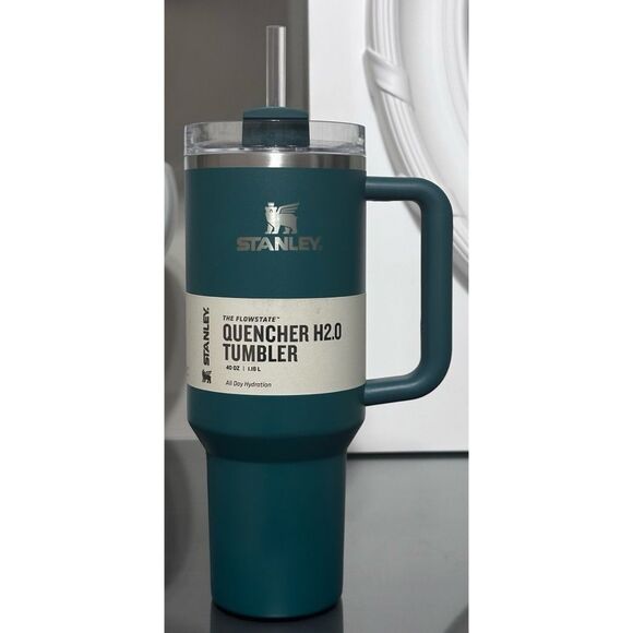 Stanley Quencher H2.0 FlowState 40oz Tumbler, PINE - Picture 1 of 4